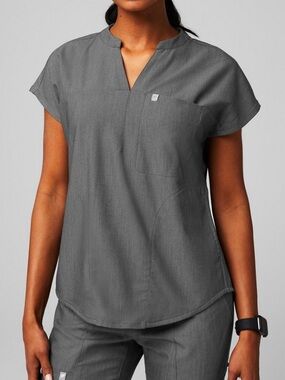 Fabletics medical scrubs Evolve Oversized Scrub Top XS Heather gray
